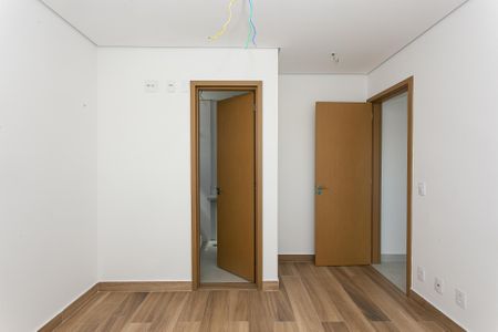 Apartamento para alugar com 81m², 2 quartos e 2 vagas Apartamento para alugar com 81m², 2 quartos e 2 vagasSuíte
