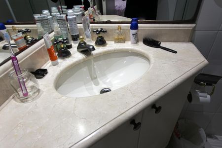 Apartamento à venda com 78m², 3 quartos e 1 vagaBanheiro da Suíte