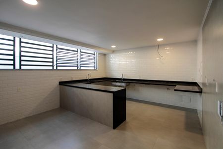 Casa de condomínio à venda com 750m², 6 quartos e 6 vagas Casa de condomínio à venda com 750m², 6 quartos e 6 vagasCozinha