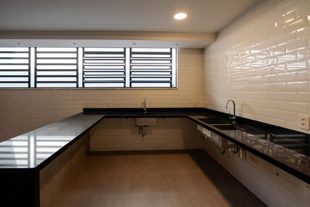 Casa de condomínio à venda com 750m², 6 quartos e 6 vagas Casa de condomínio à venda com 750m², 6 quartos e 6 vagasCozinha