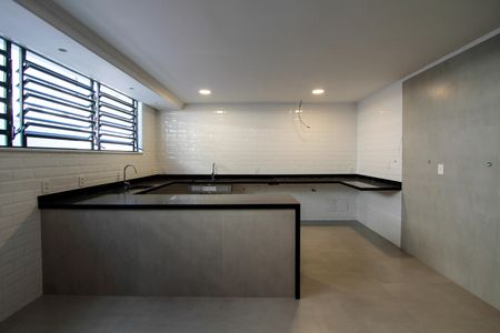 Casa de condomínio à venda com 750m², 6 quartos e 6 vagas Casa de condomínio à venda com 750m², 6 quartos e 6 vagasCozinha