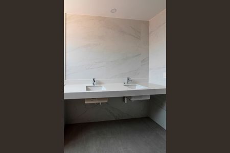 Casa de condomínio à venda com 750m², 6 quartos e 6 vagas Casa de condomínio à venda com 750m², 6 quartos e 6 vagasBanheiro da Suíte 3