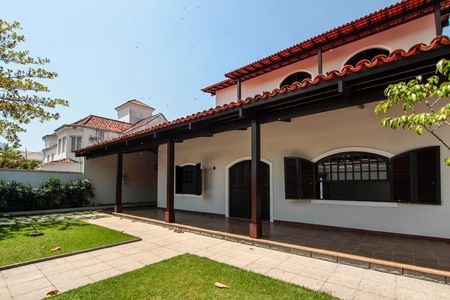 Casa de condomínio à venda com 750m², 6 quartos e 6 vagas Casa de condomínio à venda com 750m², 6 quartos e 6 vagasEntrada