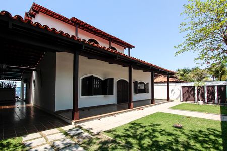 Casa de condomínio à venda com 750m², 6 quartos e 6 vagas Casa de condomínio à venda com 750m², 6 quartos e 6 vagasEntrada