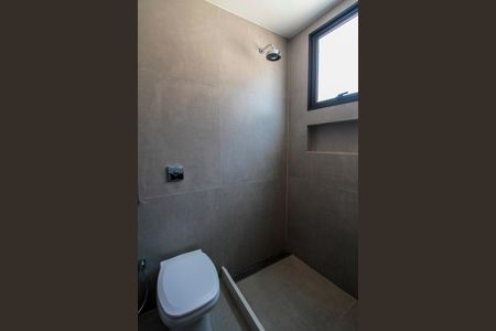 Casa de condomínio à venda com 750m², 6 quartos e 6 vagas Casa de condomínio à venda com 750m², 6 quartos e 6 vagasBanheiro da Suíte 2