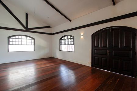 Sala de casa de condomínio à venda com 6 quartos, 750m² em Barra da Tijuca, Rio de Janeiro