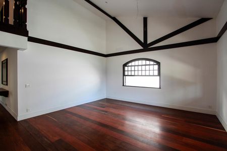 Sala de casa de condomínio à venda com 6 quartos, 750m² em Barra da Tijuca, Rio de Janeiro