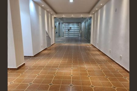 Casa à venda com 179m², 4 quartos e 3 vagasFoto 02