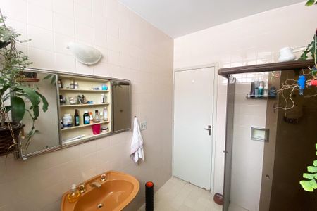 Casa à venda com 175m², 3 quartos e 2 vagasBanheiro 