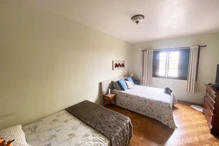 Casa à venda com 175m², 3 quartos e 2 vagasSuíte