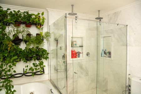 Apartamento à venda com 385m², 4 quartos e 5 vagasBanheiro da Suíte