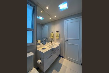 Apartamento à venda com 385m², 4 quartos e 5 vagasBanheiro da Suíte 4