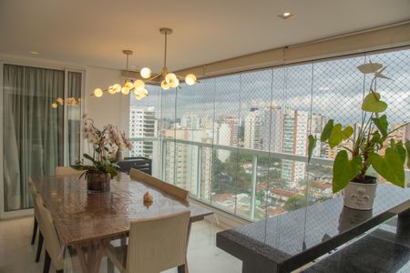 Apartamento à venda com 385m², 4 quartos e 5 vagasVaranda gourmet
