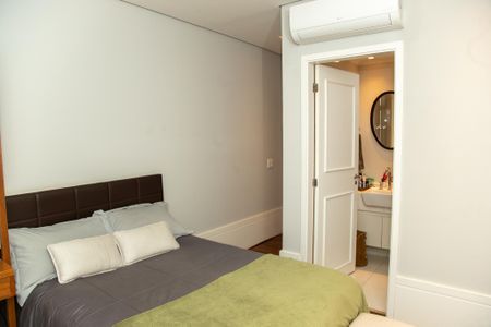 Apartamento à venda com 385m², 4 quartos e 5 vagasSuíte 2