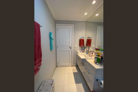 Apartamento à venda com 385m², 4 quartos e 5 vagasBanheiro da Suíte 3