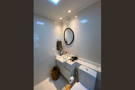 Apartamento à venda com 385m², 4 quartos e 5 vagasBanheiro da Suíte 2