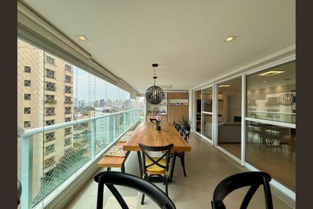 Apartamento à venda com 164m², 3 quartos e 3 vagasVaranda