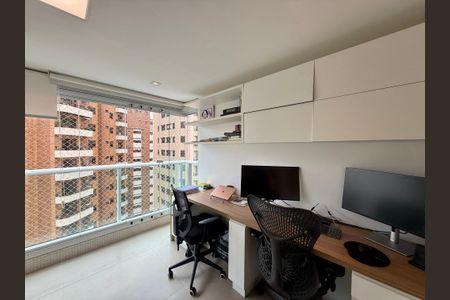 Apartamento à venda com 164m², 3 quartos e 3 vagasEscritório