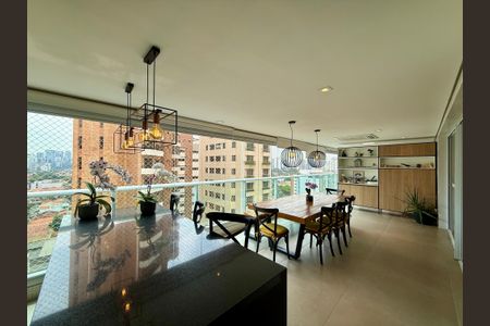 Apartamento à venda com 164m², 3 quartos e 3 vagasVaranda