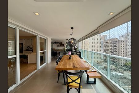 Apartamento à venda com 164m², 3 quartos e 3 vagasVaranda