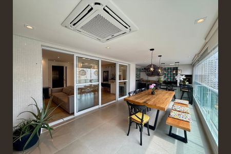 Apartamento à venda com 164m², 3 quartos e 3 vagasVaranda