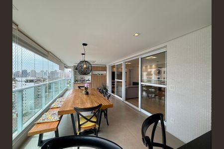 Apartamento à venda com 164m², 3 quartos e 3 vagasVaranda