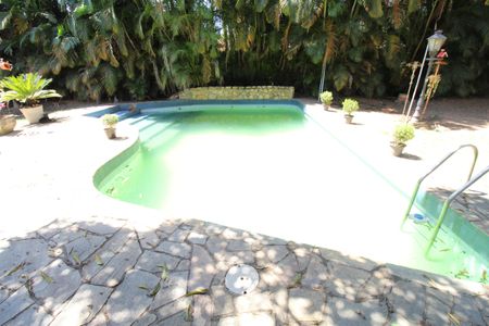 Casa para alugar com 630m², 4 quartos e 5 vagasÁrea Externa