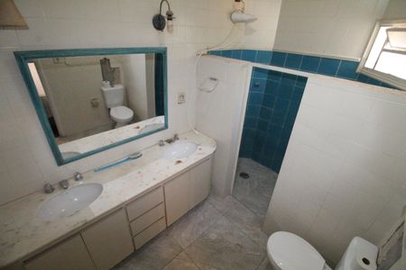 Casa para alugar com 630m², 4 quartos e 5 vagasBanheiro da Suíte 2