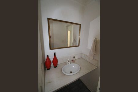 Casa para alugar com 630m², 4 quartos e 5 vagasLavabo