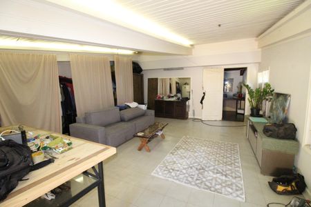 Casa para alugar com 630m², 4 quartos e 5 vagasSala 5