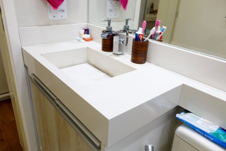 Apartamento para alugar com 57m², 2 quartos e 2 vagas Apartamento para alugar com 57m², 2 quartos e 2 vagasBanheiro