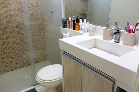 Apartamento para alugar com 57m², 2 quartos e 2 vagas Apartamento para alugar com 57m², 2 quartos e 2 vagasBanheiro da Suíte