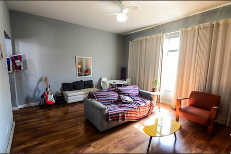 Apartamento à venda com 62m², 2 quartos e 1 vagaSala