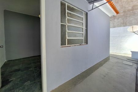 Casa à venda com 60m², 2 quartos e sem vagaQuintal