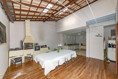 Casa à venda com 170m², 4 quartos e 3 vagasÁrea gourmet