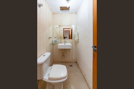 Casa à venda com 170m², 4 quartos e 3 vagasLavabo 2