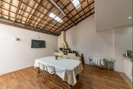 Casa à venda com 170m², 4 quartos e 3 vagasÁrea gourmet