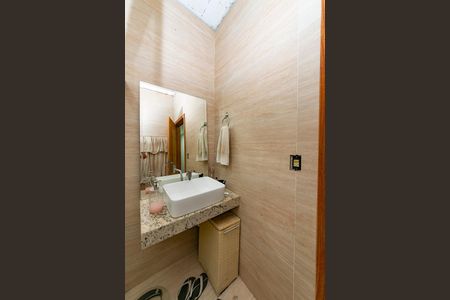 Casa à venda com 170m², 4 quartos e 3 vagasBanheiro Social