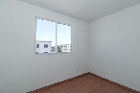 Quarto de apartamento à venda com 2 quartos, 41m² em Rubem Berta, Porto Alegre