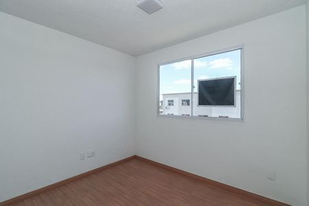 Sala de apartamento à venda com 2 quartos, 41m² em Rubem Berta, Porto Alegre