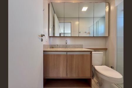 Apartamento à venda com 70m², 2 quartos e 2 vagasBanheiro da Suíte