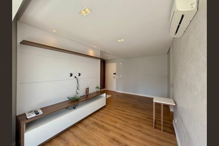 Apartamento à venda com 70m², 2 quartos e 2 vagasSala