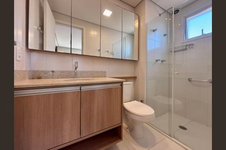 Apartamento à venda com 70m², 2 quartos e 2 vagasBanheiro da Suíte