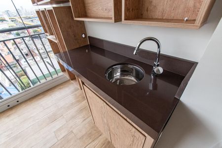 Apartamento à venda com 53m², 2 quartos e 1 vaga Apartamento à venda com 53m², 2 quartos e 1 vagaVaranda