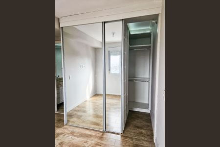 Apartamento à venda com 53m², 2 quartos e 1 vaga Apartamento à venda com 53m², 2 quartos e 1 vagaCloset da suíte