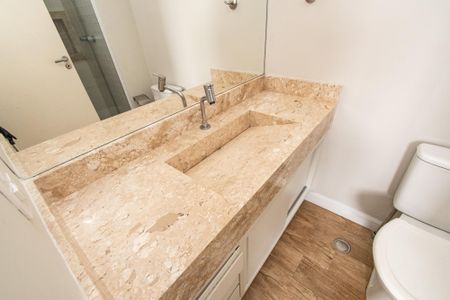 Apartamento à venda com 53m², 2 quartos e 1 vaga Apartamento à venda com 53m², 2 quartos e 1 vagaBanheiro da suíte