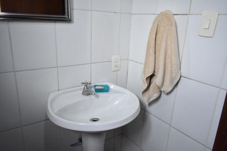 Casa à venda com 299m², 4 quartos e 1 vagaBanheiro Social