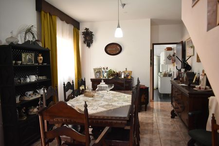 Casa à venda com 299m², 4 quartos e 1 vagaSala