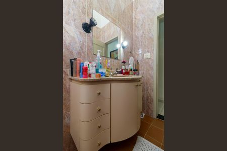 Casa à venda com 110m², 2 quartos e 1 vagaBanheiro