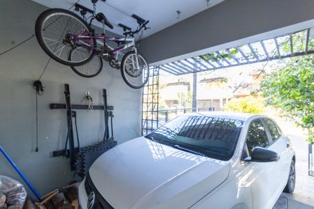 Casa de condomínio à venda com 175m², 3 quartos e 1 vagaGaragem